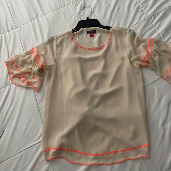 Vince Camuto Siky embroidered top - Picture 1 of 2